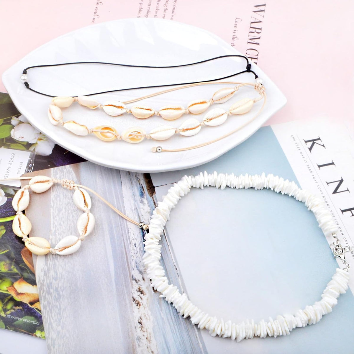 4pcs Puka Shell Necklaces Adjustable Natural Seashell Pearl Bead Choker Necklace Handmade Cowrie Shells Surfer Bracelet Hawaiian Summer Beach Boho Jewelry Set for Women Gifts