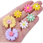 20pcs Colorful Flower Pendant Charms Resin Daisy Flower Charm Pendants Daisy Bead Charms for DIY Earrings Necklace Bracelet Jewelry Crafts Making Accessory, 2 Styles