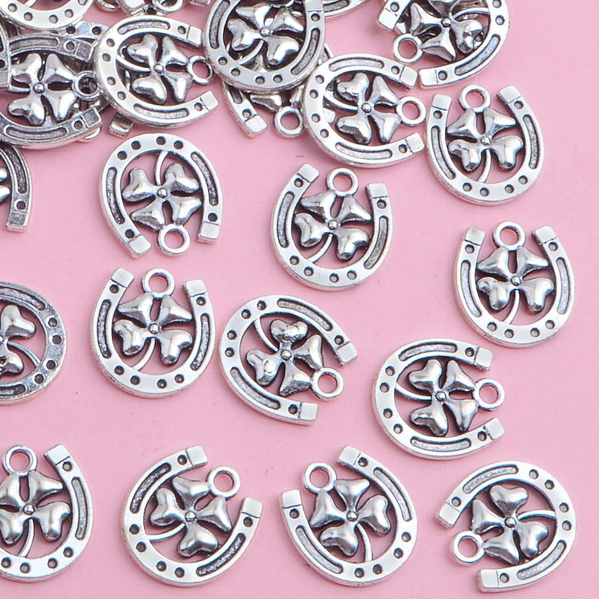 50pcs Antique Silver Horseshoe Charms Alloy Four Leaf Clover Pendants U Shaped Lucky Clover Horseshoe Charms for DIY Bracelet Necklace Jewelry Making Crafting, Hole: 2.7 mm