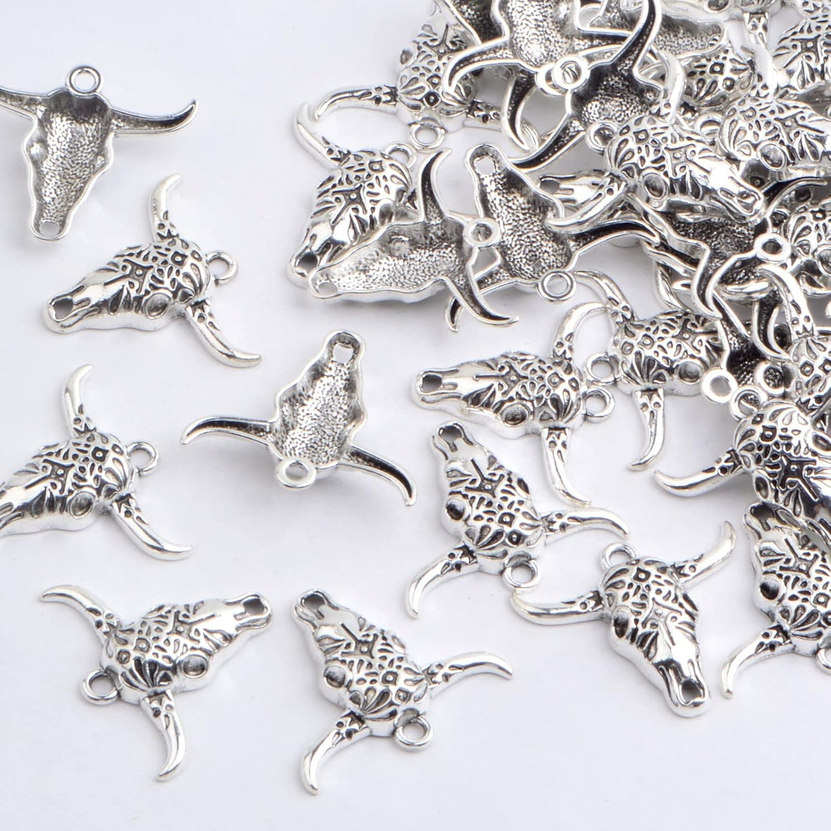 50pcs Antique Silver Hollow Cow Skull Charms Vintage Alloy Western Animal Pendant Cattle Head Dangle Charms for DIY Necklace Bracelet Keychains Jewelry Craft Making