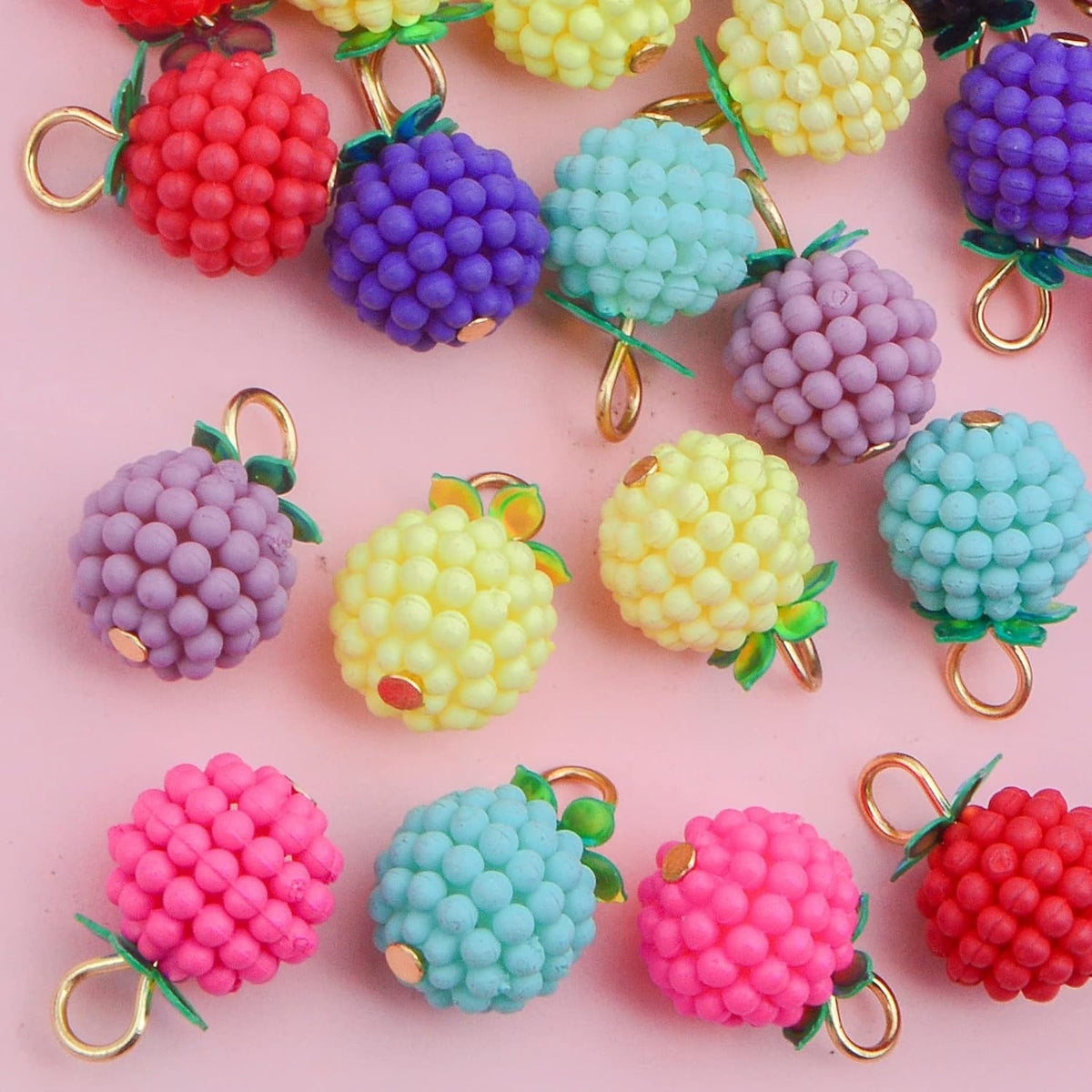 50pcs Resin Bayberry Ball Charms 3D Fruit Bayberry Strawberry Circle Pendants Hanging Ornaments for DIY Earring Necklace Jewelry Making Christmas Decor, 10 Colors