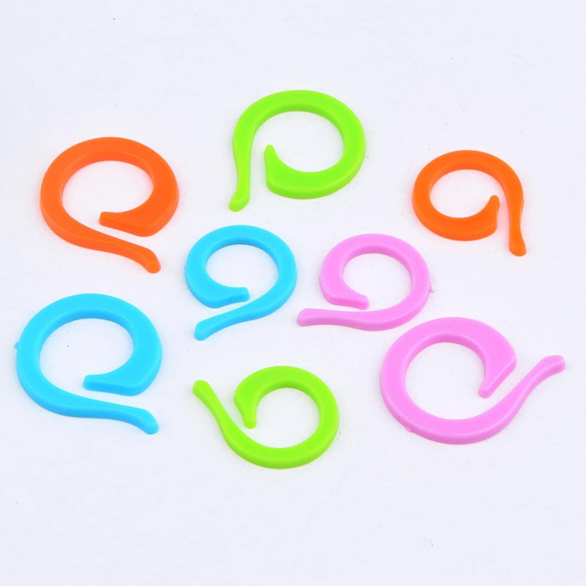 200pcs Colorful Knitting Crochet Markers Locking Stitch Marker Split Rings Plastic Knitting Stitch Rings Sewing Accessories for DIY Handmade Stitching Knitting Crafts, 2 Sizes
