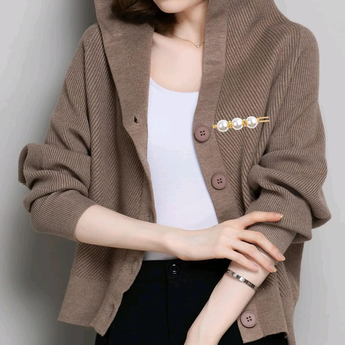 7 Pieces 3 Styles Pearl Brooch Pins Sweater Shawl Clips Faux Pearl Rhinestones Collar Safety Pins for Women Girls Clothing Dresses Decoration Accessories, 3 Colors