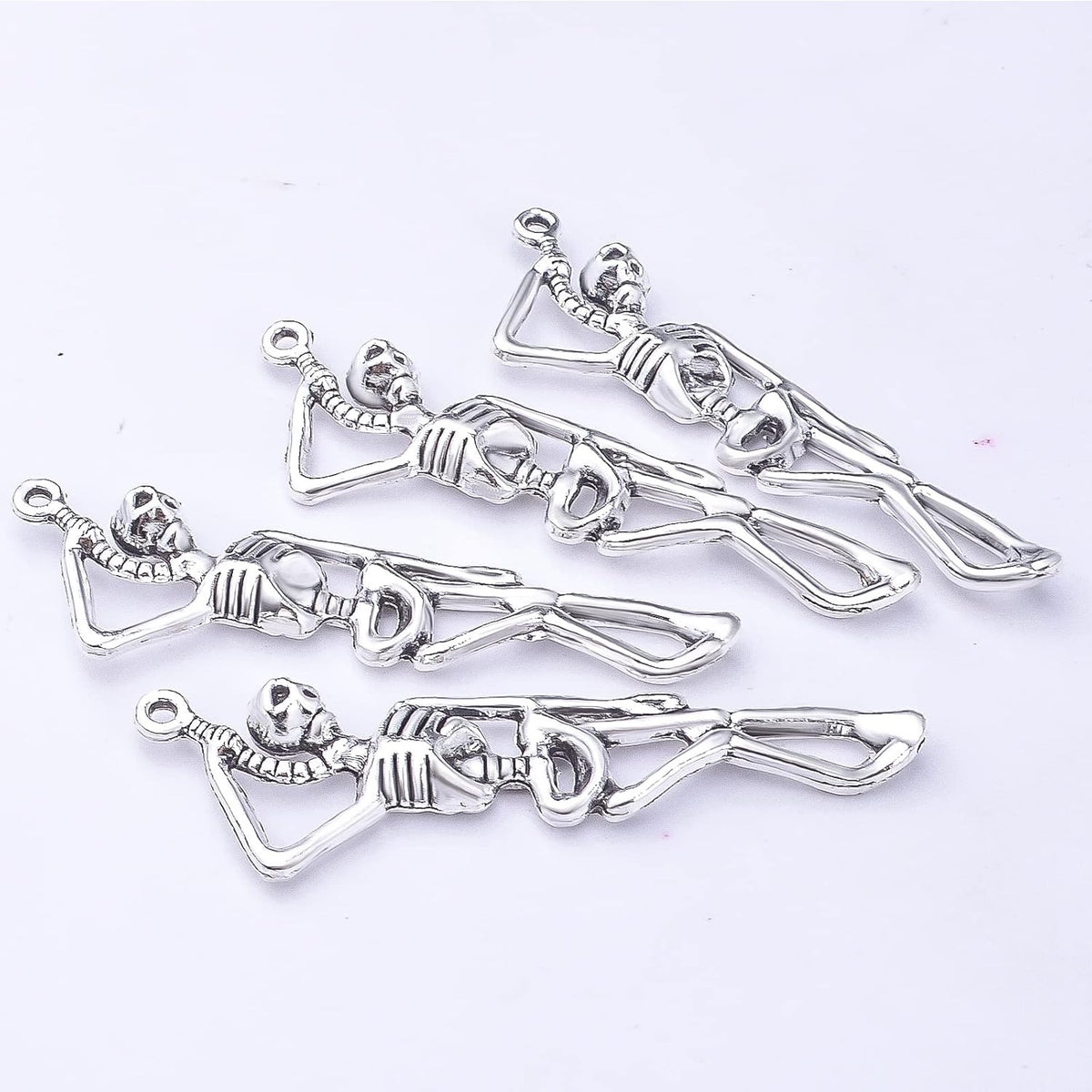 50pcs Antique Silver Skeleton Skull Charms Tibetan Alloy Vintage Dangle Skull Pendants for DIY Bracelet Necklace Jewelry Making Halloween Party Decoration, 42 mm x 12 mm