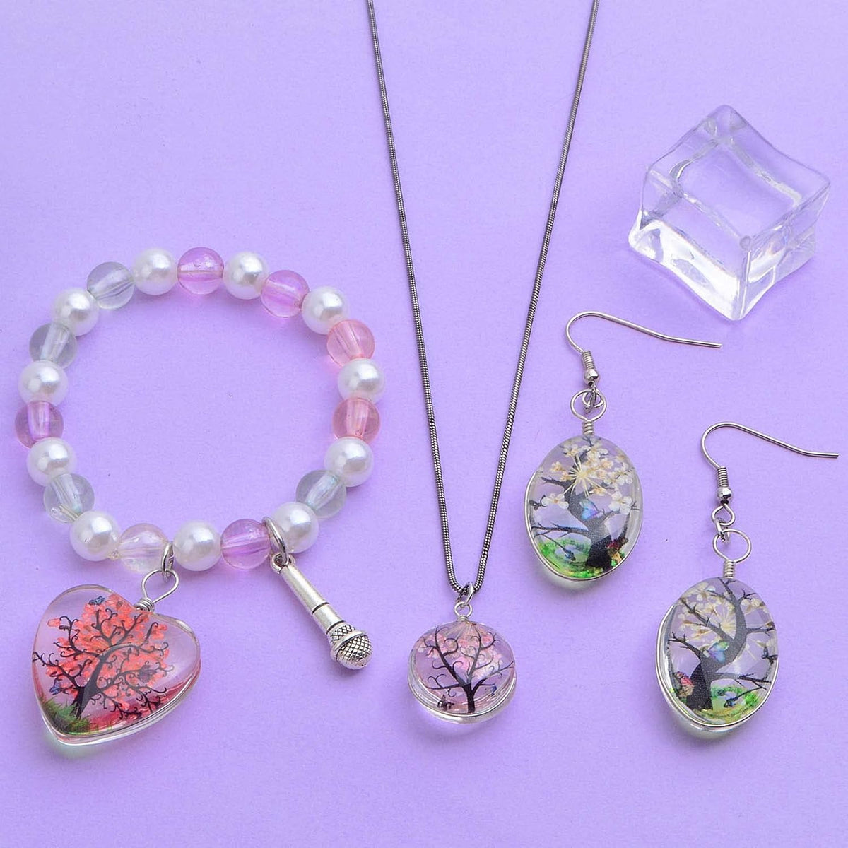 12pcs Mixed Dried Flower Glass Charms Colorful Resin Pressed Flower Life Tree Plant Floating Pendant Charms with a Box for DIY Necklace Bracelet Jewelry Making, 3 Styles