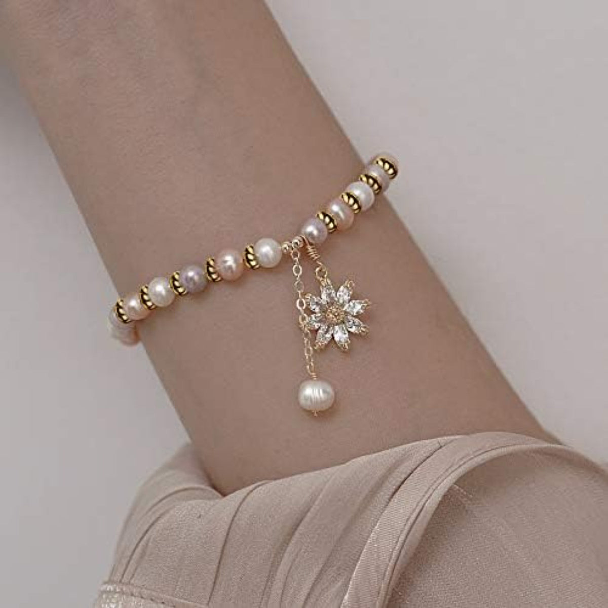 Flat Round Spacer Beads, 200pcs 6mm Tibetan Alloy Spacer Beads Flat Round Spacer Beads Jewelry Findings Accessories for Bracelet Necklace Jewelry Making, Antique Golden and Antique Silver