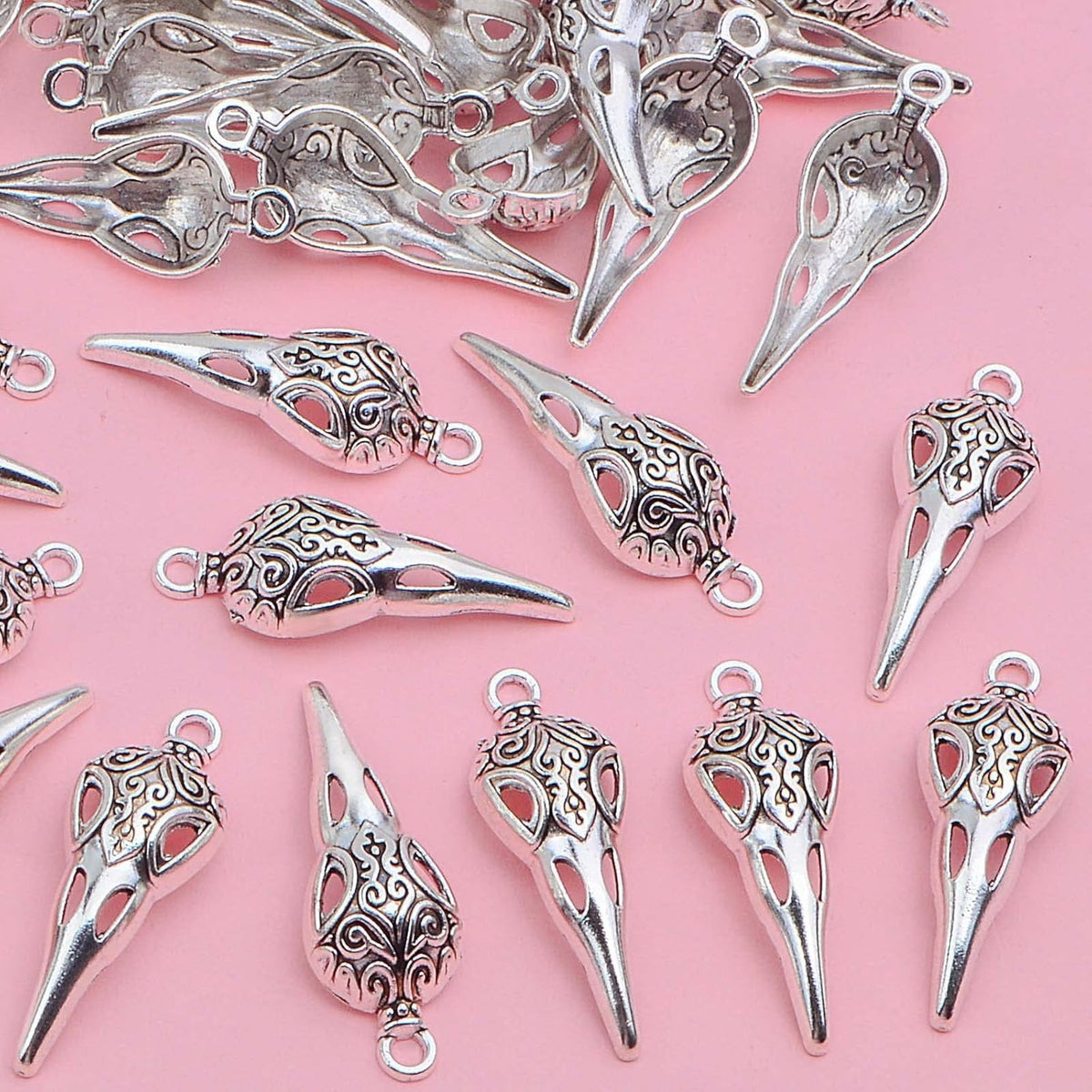 50pcs Antique Silver Skull Bird Head Charms Tibetan Style Alloy Raven Bird Skull Skeleton Pendant Charms for Halloween Witch Pagan DIY Jewelry Making
