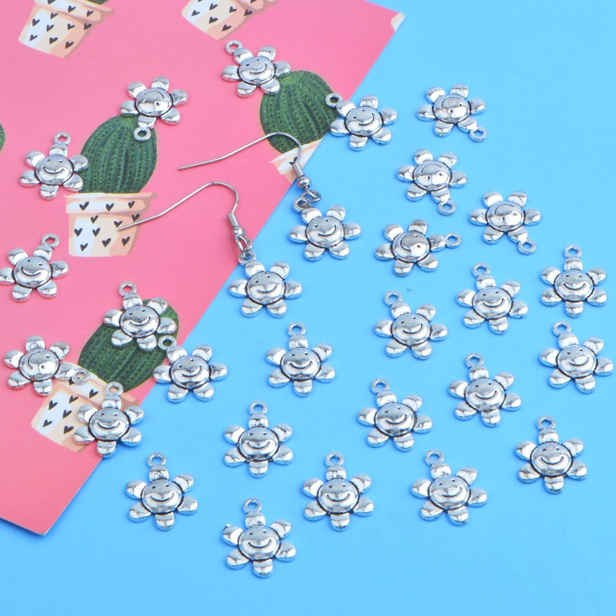 100pcs Antique Silver Smiley Sunflower Charms Alloy Sun Flower Smile Face Dangle Pendants Jewelry Findings Accessories for DIY Bracelet Necklace Earrings Crafts Making